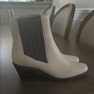 Vintage Havana leather ankle boots - brand new